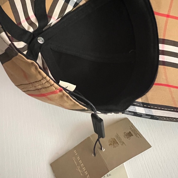 Authentic Burberry Vintage Check Baseball Cap - Picture 2 of 6